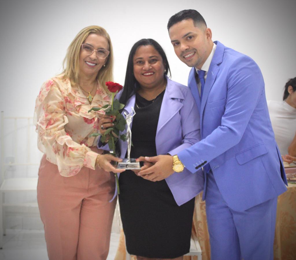 Prefeita Genir Ferreira recebe homenagem/ Fotos: ASCOM Prefeita Genir Ferreira recebe homenagem/ Fotos: ASCOM